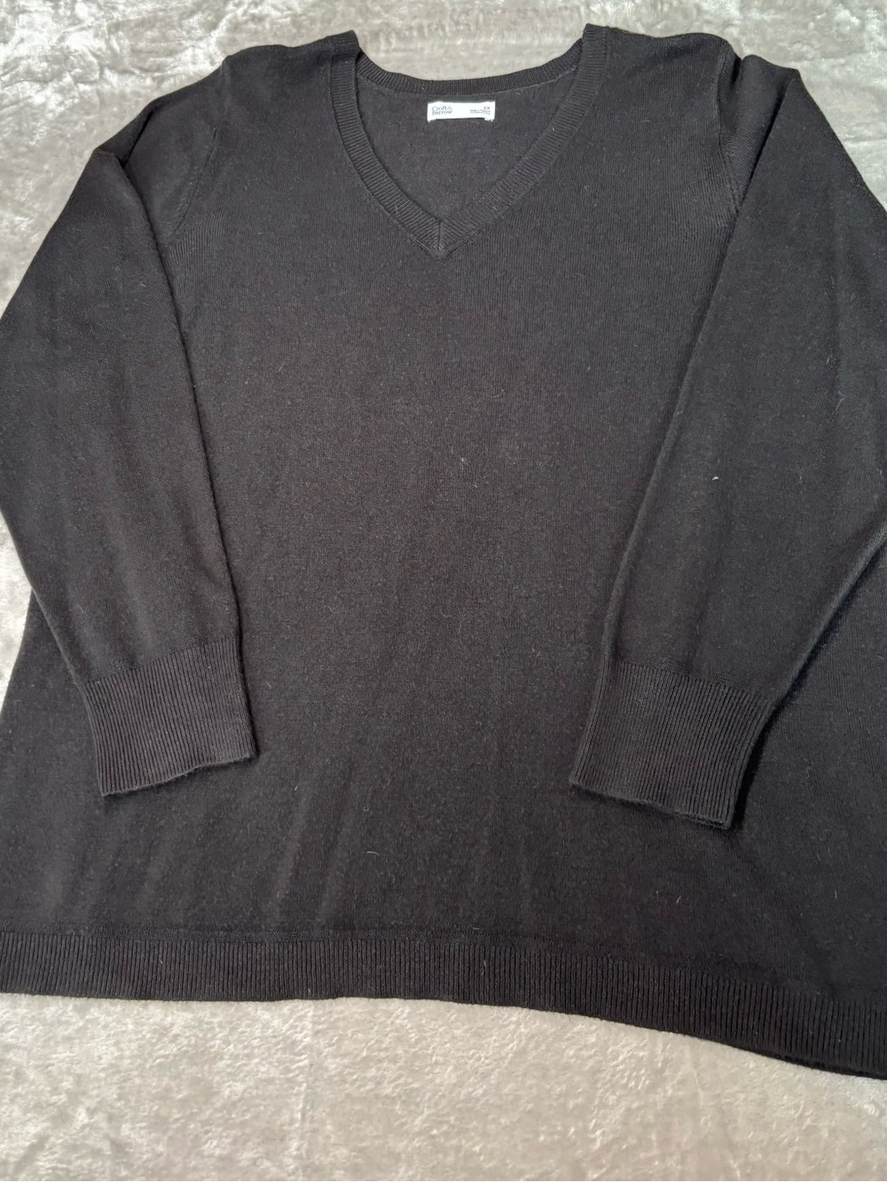 Croft & Barrow Women's Black V-Neck Sweater